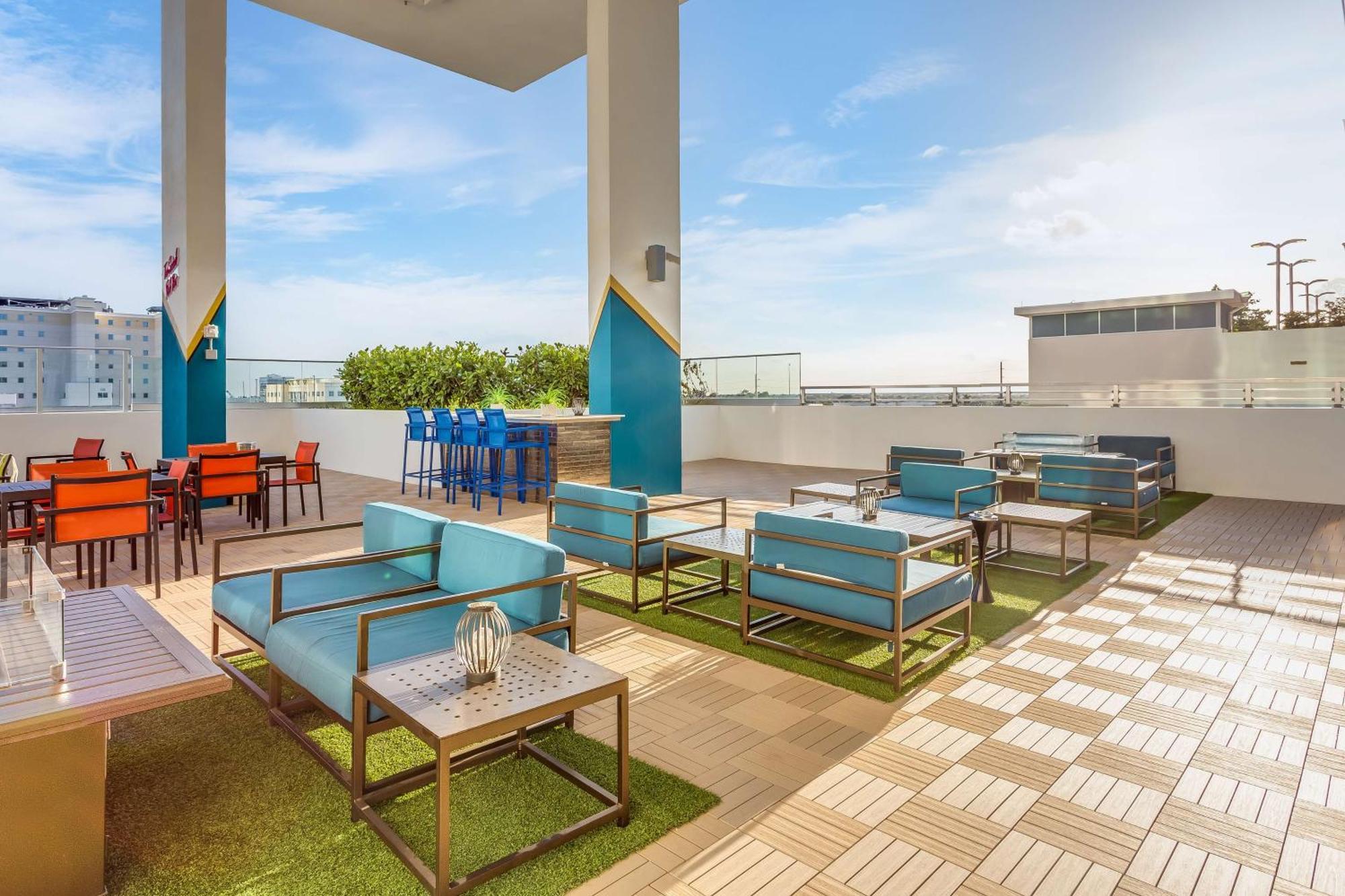 Serena Hotel Aventura Miami, Tapestry Collection By Hilton Exterior photo