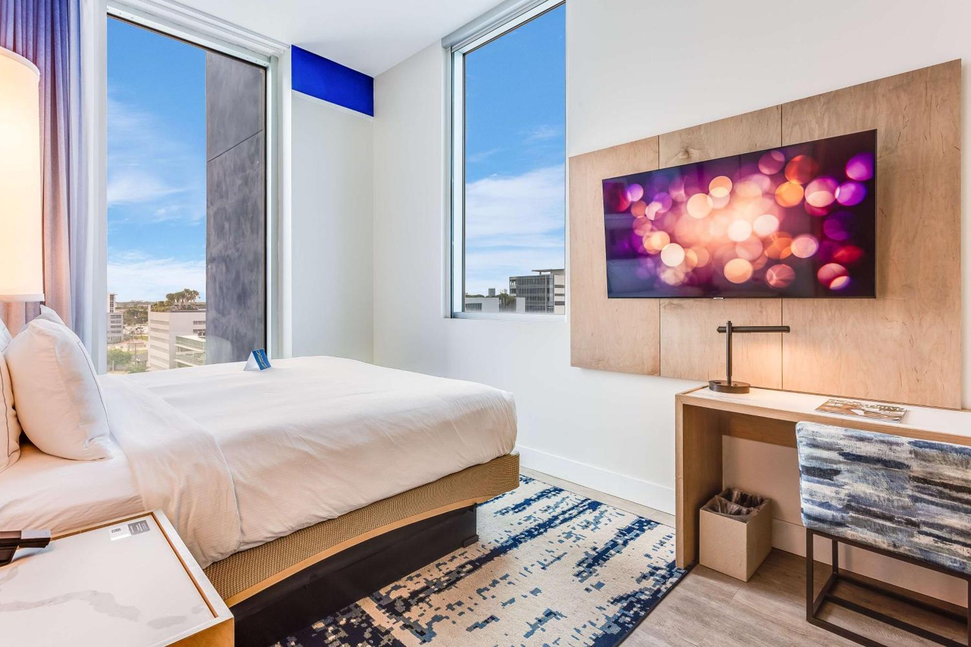 Serena Hotel Aventura Miami, Tapestry Collection By Hilton Exterior photo